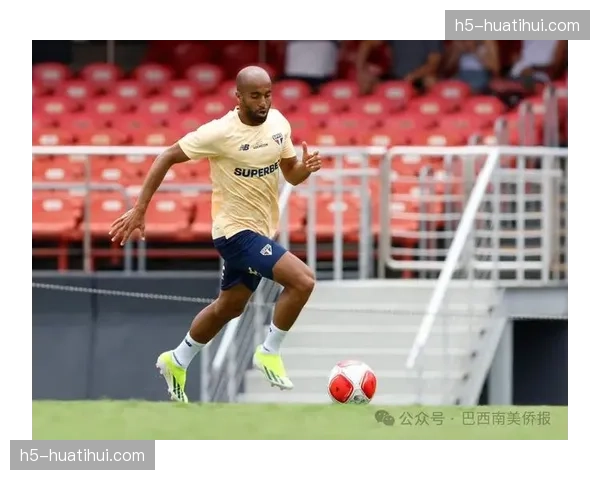 巴西球员卢卡斯·莫拉从布鲁斯克租借加盟AVS足球俱乐部