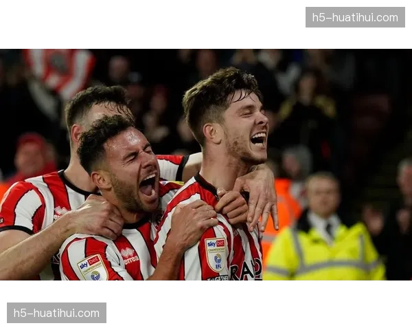 特写：终场哨响，确定降级的谢菲联老将夏普掩面落泪